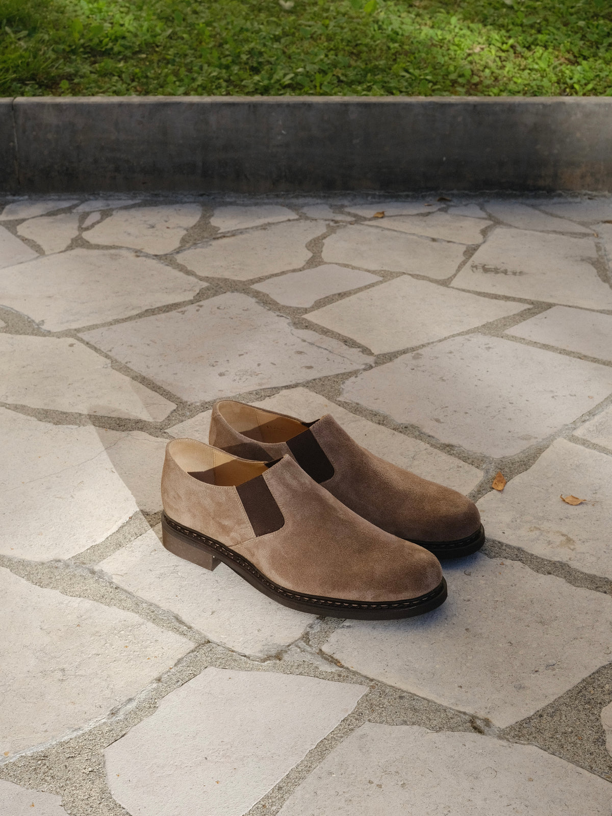 Atom, Stone Suede