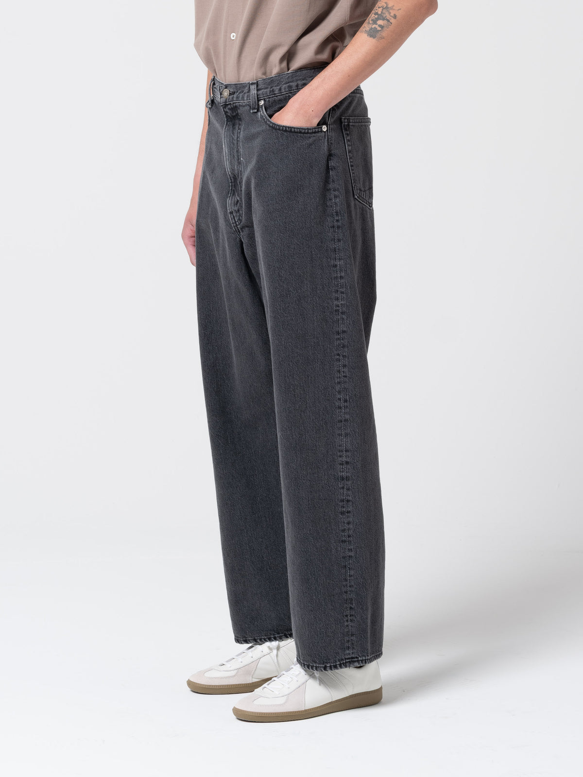Jean Super Dad, Black Stone