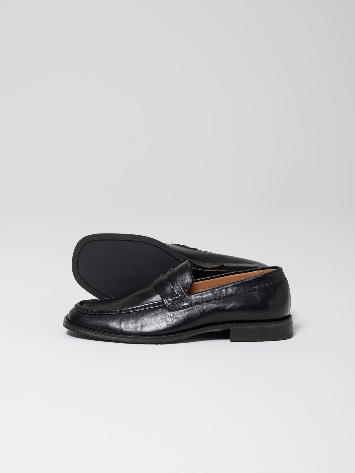Light Loafer, True Dye Black Leather