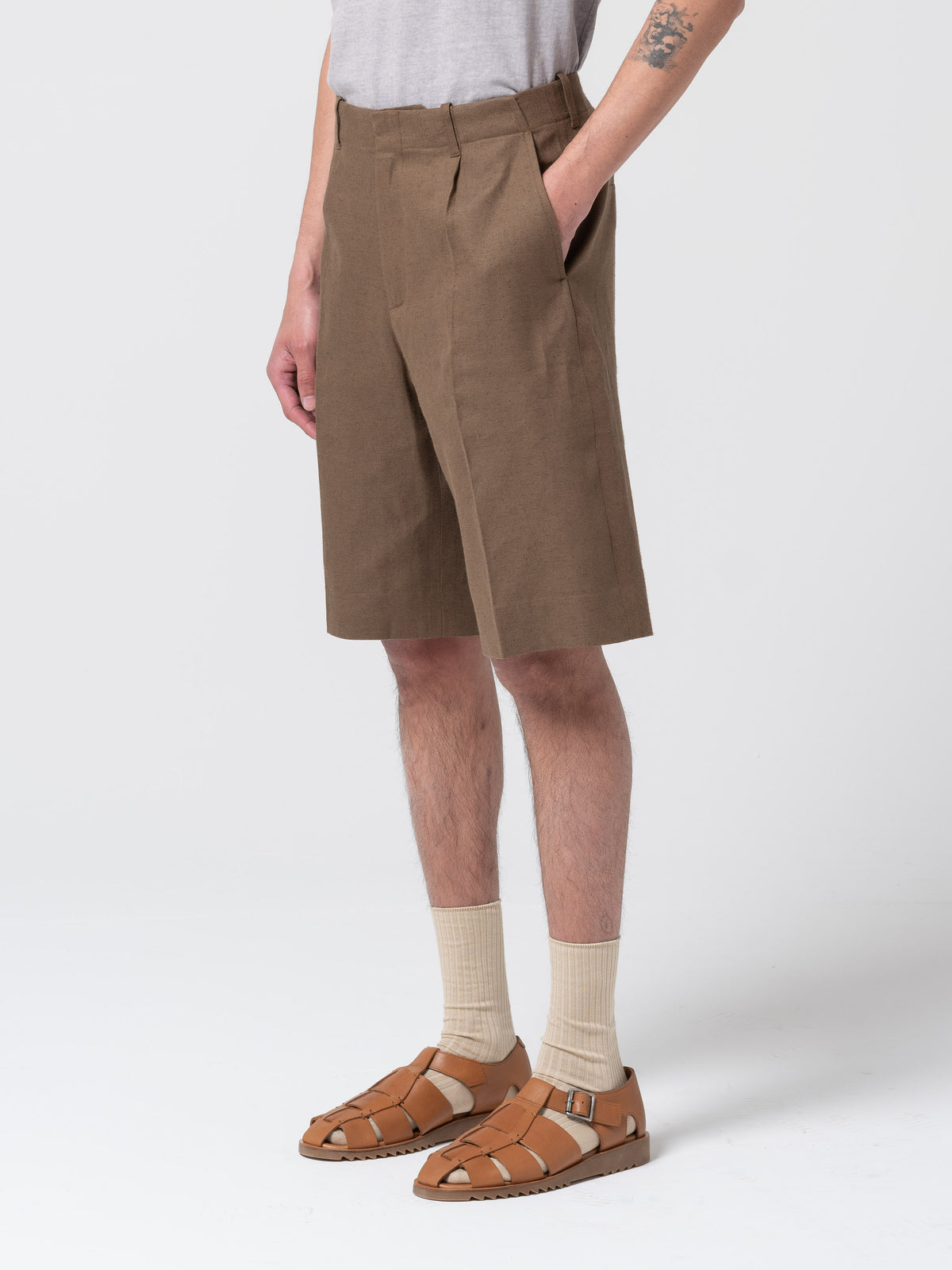 Short Borrowed, Tabac