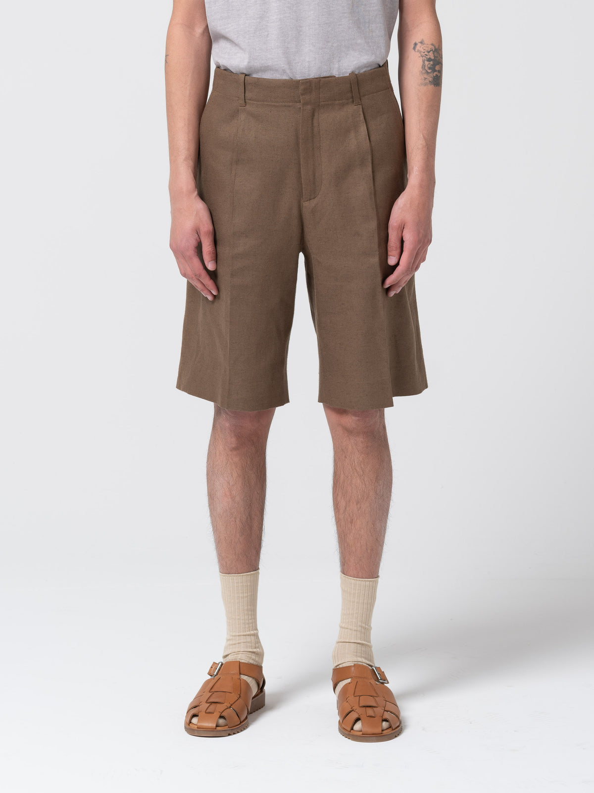 Short Borrowed, Tabac
