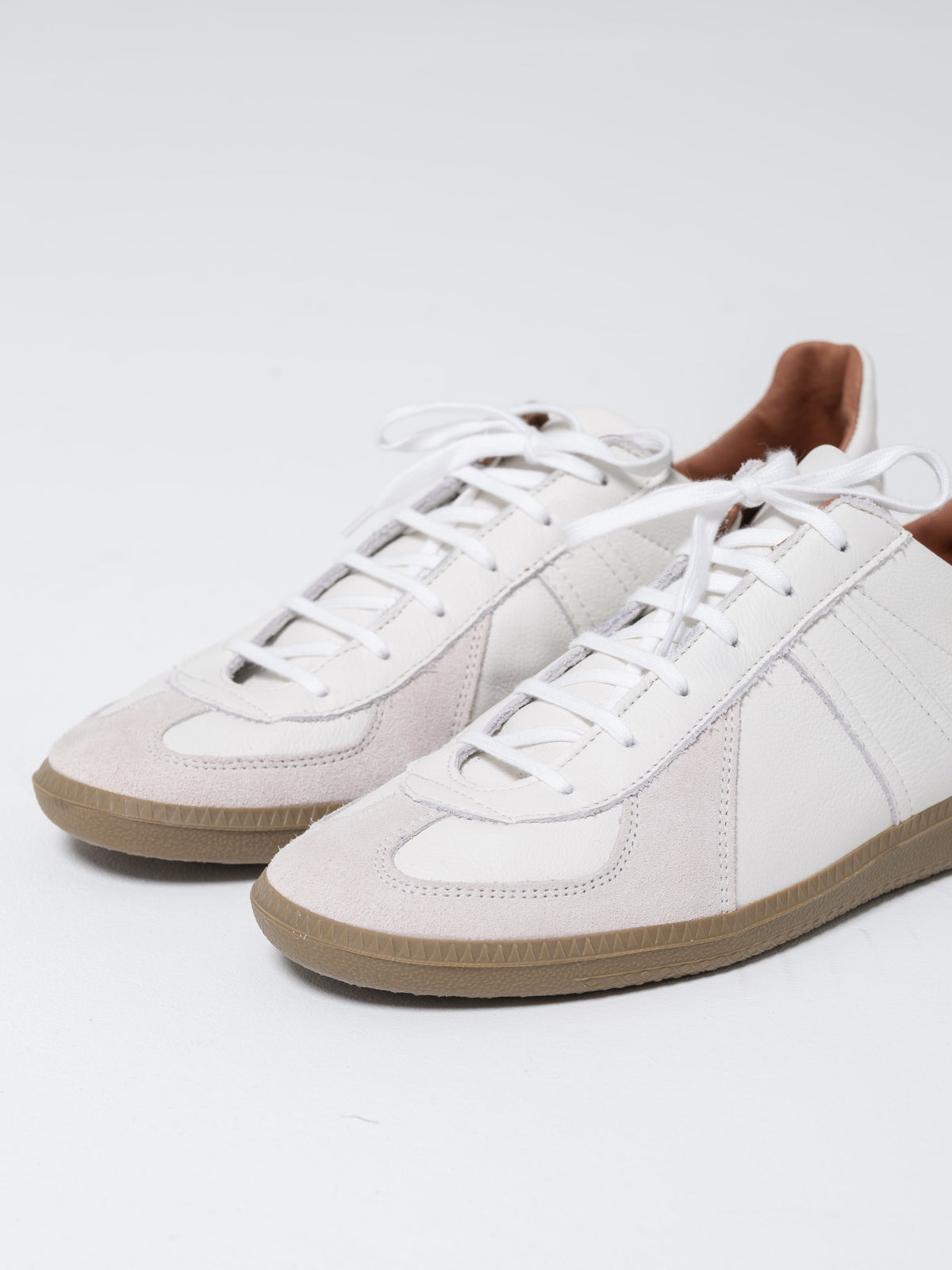 German Army Trainer, Blanc