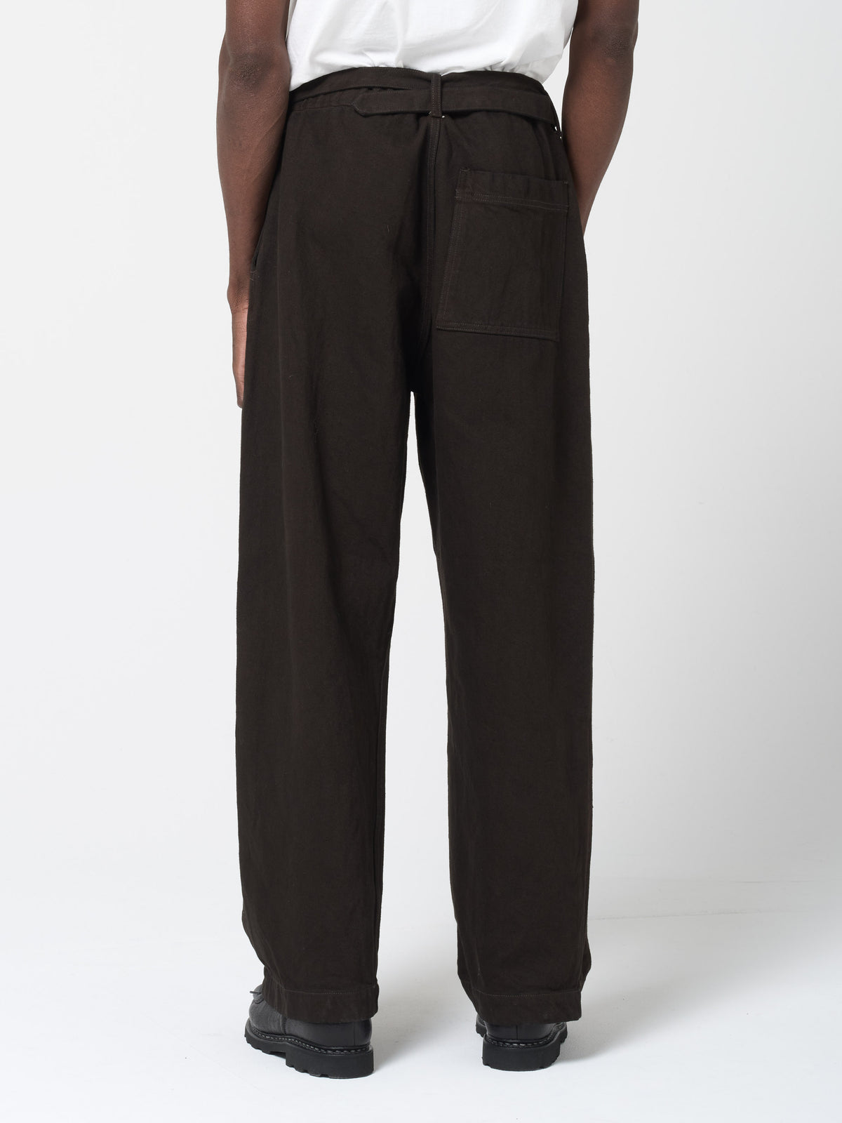 Pantalon Ceinturé, Kakishibu